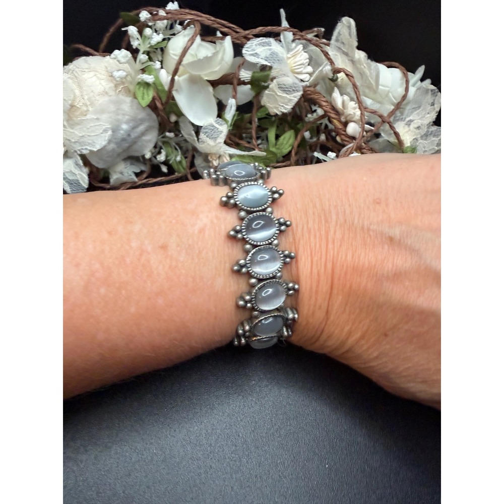 Gray Cat's Eye Stretch Bracelet Silver Tone Southwestern Boho Vintage Style